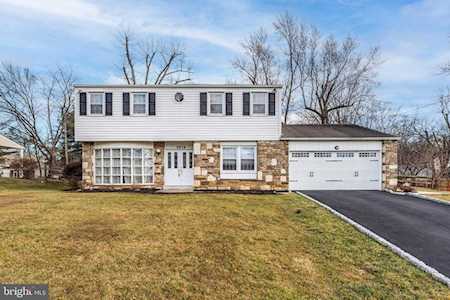 2014 Wisteria Ln Lafayette Hill, PA 19444