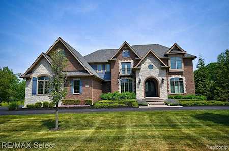8298 Misty Meadows Grand Blanc Twp, MI 48439