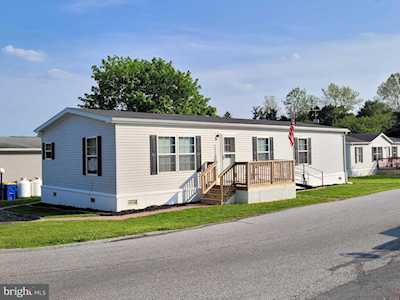 26 Vintage Ln Honey Brook, PA 19344