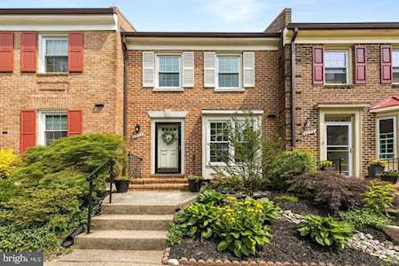 6836 Indian Run Ct Annandale, VA 22003