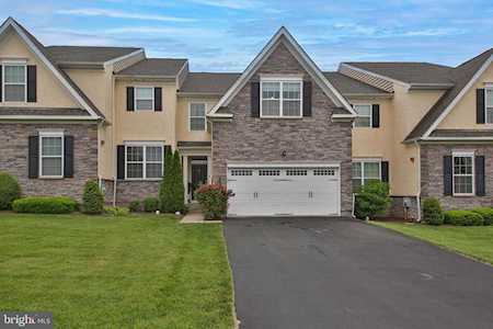 2021 Pleasant Valley Dr Lansdale, PA 19446