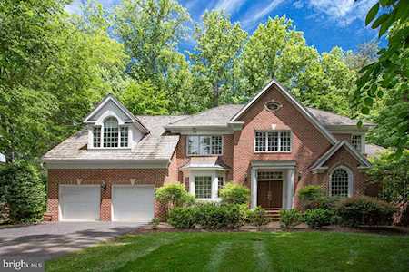9509 Eagle Ridge Dr Bethesda, MD 20817