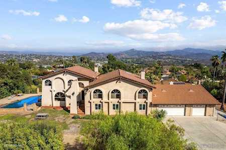 301 Tan Bob Ln Escondido, CA 92029