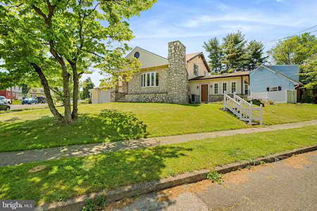 2816 Carnation Ave Abington, PA 19001