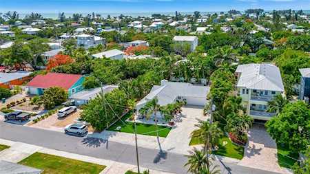 155 Crescent Dr Anna Maria, FL 34216