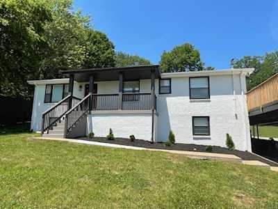 213 Riverwood Dr Hendersonville, TN 37075