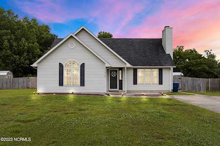 2459 Hunterchase Lane Greenville, NC 27858