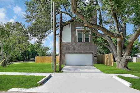 4228 Knoxville St Houston, TX 77051