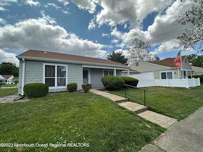 916A Liverpool Circle Manchester, NJ 08759