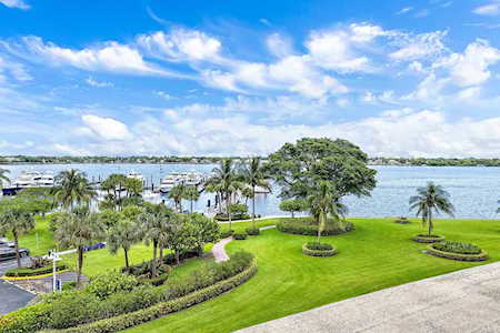 136 Lakeshore Drive #511 North Palm Beach, FL 33408