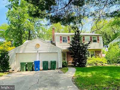 115 Sandringham Rd Cherry Hill, NJ 08003