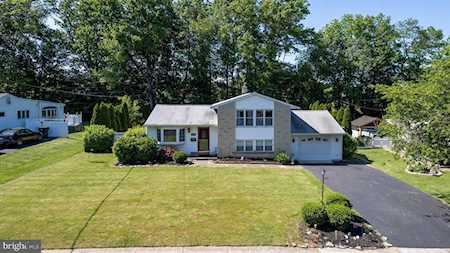 2260 Carlson Dr Willow Grove, PA 19090