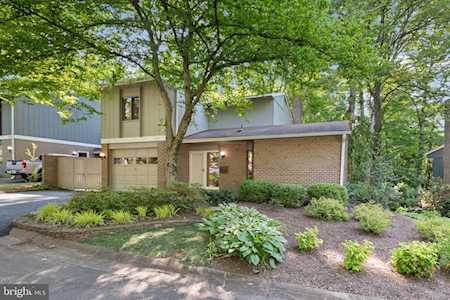 1624 Greenbriar Ct Reston, VA 20190