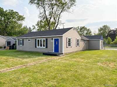 6084 Springdale Blvd Grand Blanc Twp, MI 48439
