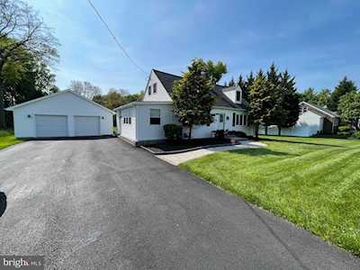 3037 Pine Rd Huntingdon Valley, PA 19006