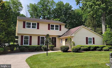 70 Princess Ct Turnersville, NJ 08012