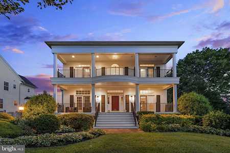 9033 Virginia Terrace Lorton, VA 22079