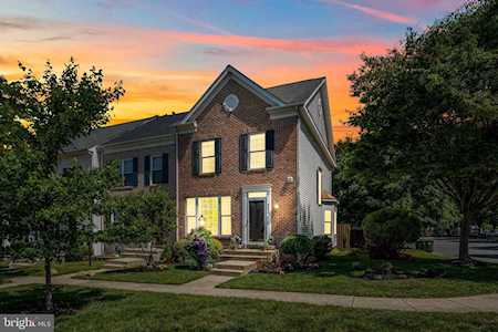 8956 Benchmark Ln Bristow, VA 20136