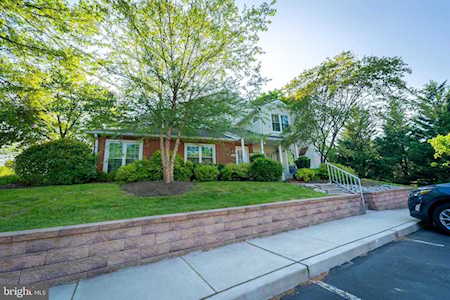 404 Beacon Hill Dr Southampton, PA 18966