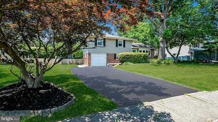2020 Carlson Dr Willow Grove, PA 19090