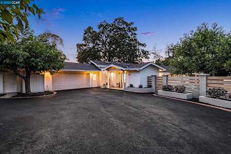 102 Castle Rock Lane Walnut Creek, CA 94598