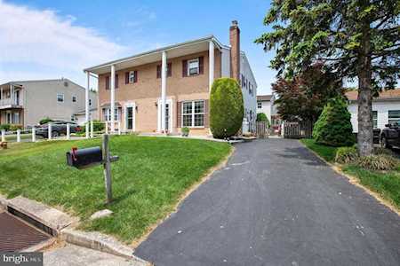 617 E Wiltshire Dr Wallingford, PA 19086