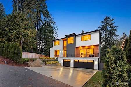 10228 SE 8th St Bellevue, WA 98004