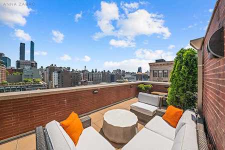 125 W 22nd St #PH-B New York, NY 10011