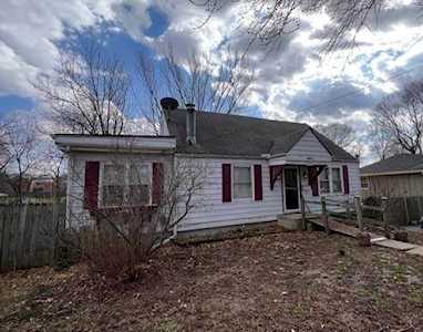 1401 25th St W Independence, MO 64052