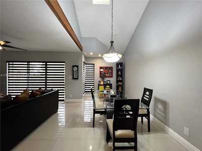 7720 NW 79th Ave #APT B4 Tamarac, FL 33321