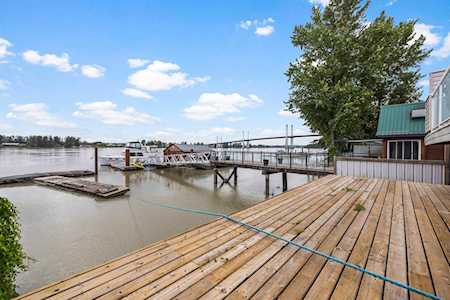 20250 Wharf Street Maple Ridge, BC V2X 1A3