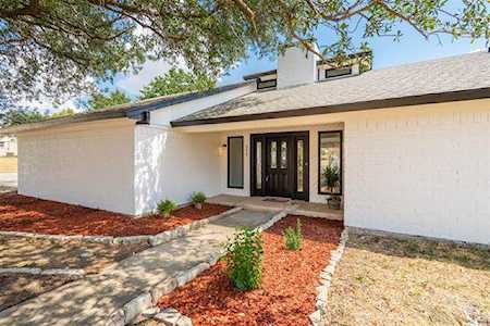 228 Overcrest Drive Benbrook, TX 76126