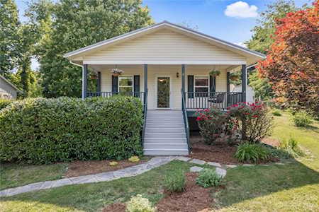 11 Wilson Creek Dr Asheville, NC 28803