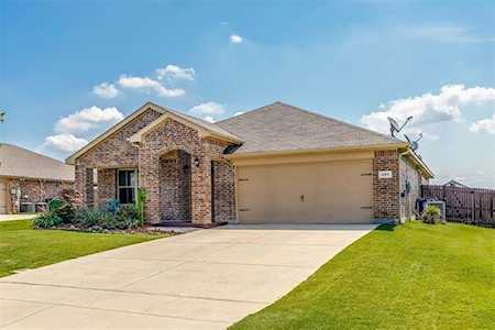 201 Meadowlands Drive Ponder, TX 76259