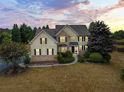 5795 Harvest Place Schnecksville, PA 18078