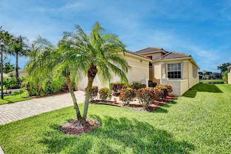 7049 Cataluna Circle Delray Beach, FL 33446