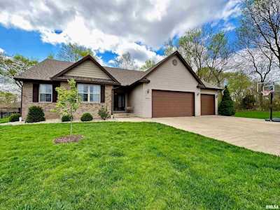 4002 E River Ridge Dr Chillicothe, IL 61523