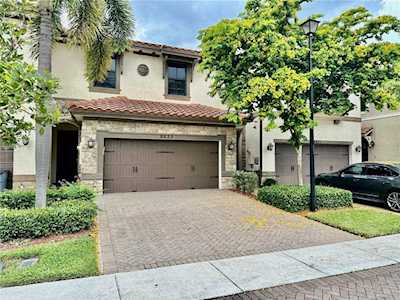 9633 Town Parc Cir. S #9633 Parkland, FL 33076