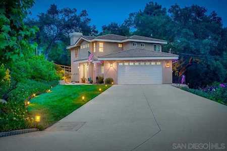10218 Canyon Dr Escondido, CA 92026