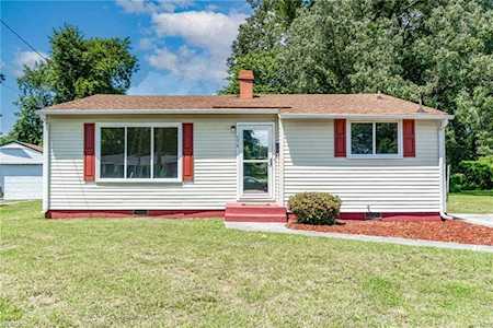 574 River Creek Rd Chesapeake, VA 23320