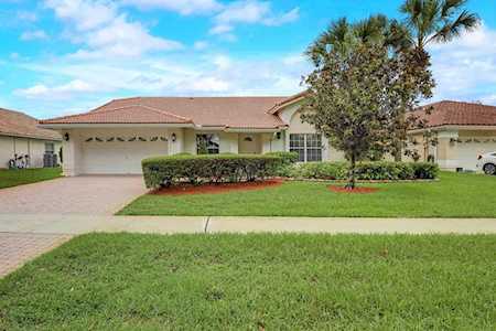 7637 Briar Cliff Circle Lake Worth, FL 33467