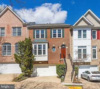 9420 Regency Crest Dr Vienna, VA 22181