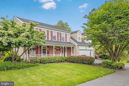 13160 New Parkland Dr Herndon, VA 20171
