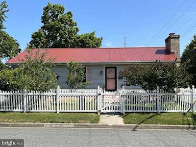 606 Spring Garden Ln Dover, DE 19901