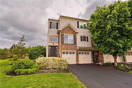 3545 Lenape Ln Emmaus, PA 18049