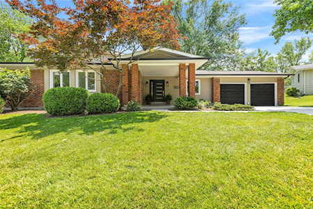 803 Rotherham Dr Ballwin, MO 63011
