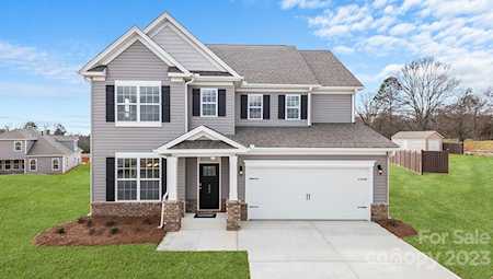 234 Fox Cove Rd Hendersonville, NC 28792
