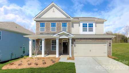 126 Thornberry Rd Hendersonville, NC 28792