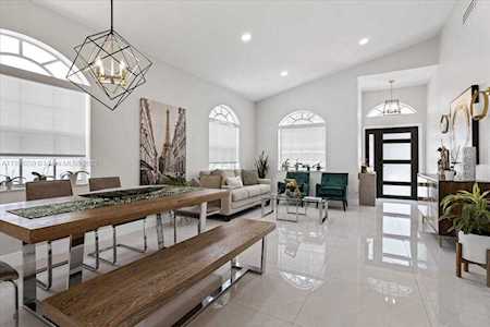 530 NW 158th Ave Pembroke Pines, FL 33028