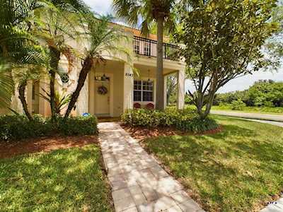8043 Murano Circle Palm Beach Gardens, FL 33418